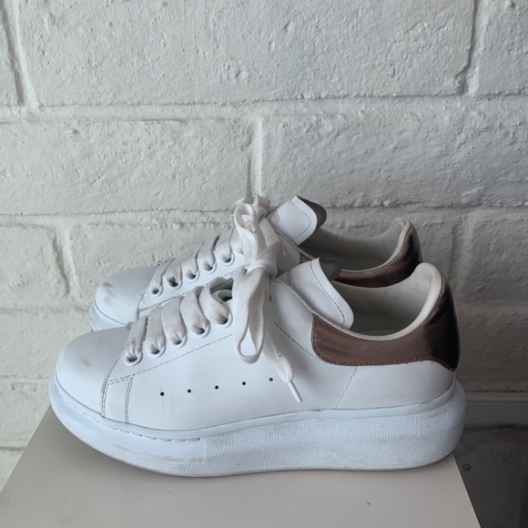 Sneakers - Picture 2 of 7